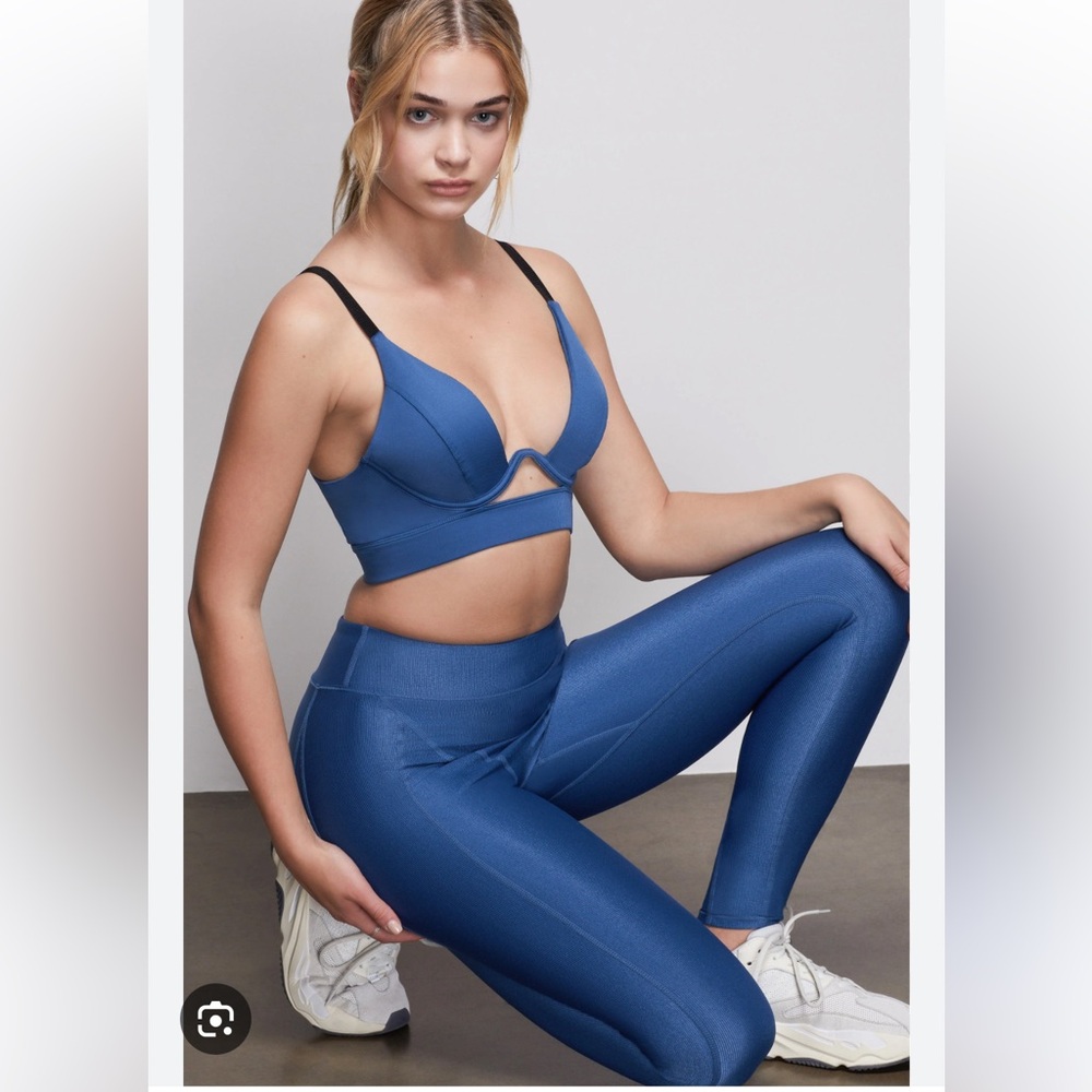 Good American NWOT blue metallic sports bra and pant set